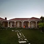 לינה וארוחת בוקר Mavikarga *