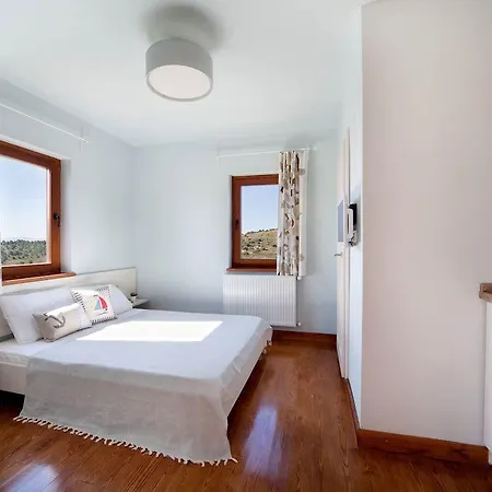 Mavikarga Oda ve Kahvaltı